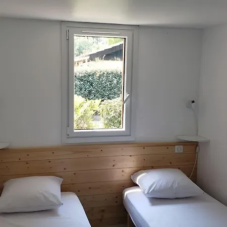 Maison Avec Jardinet Et Piscine Dans La Residence. *